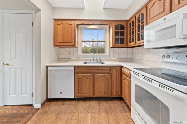 Foto del edificio - 1736 Central St