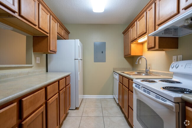 1BR,1BA_The Bermuda_760 SqFt - Bay Breeze Apartments
