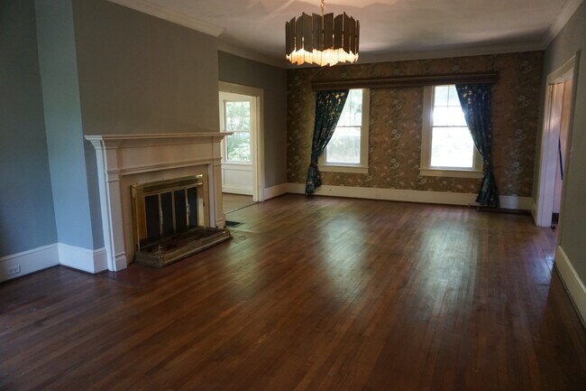 Building Photo - 100 Overbrook Cir