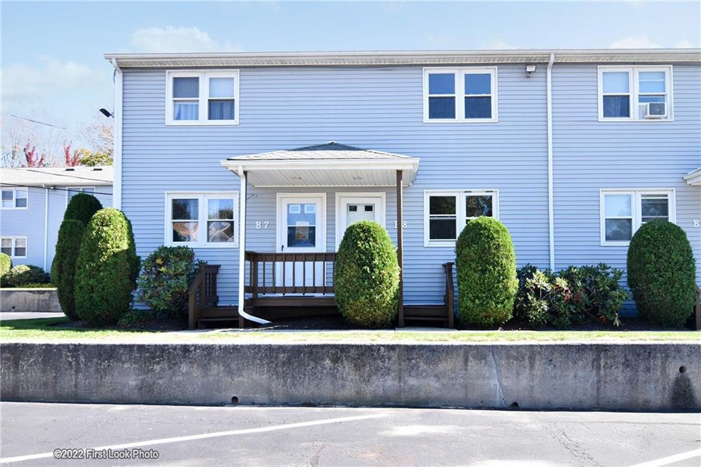 205 Main St, Cranston, RI 02823 Condo for Rent in Cranston, RI
