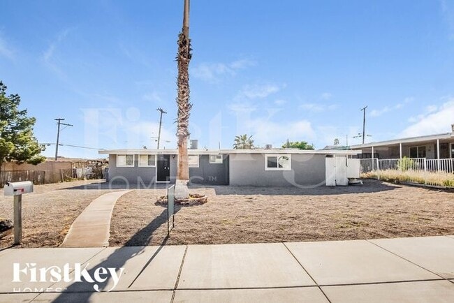 Building Photo - 473 Henderson Dr
