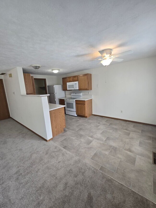 Foto del edificio - Three bedroom home in Franklin Square