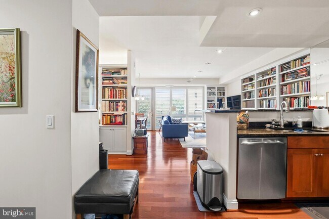 Foto del edificio - 513 W Broad St