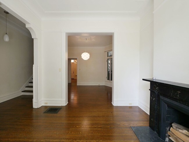 Foto del edificio - 722 W Fullerton Ave