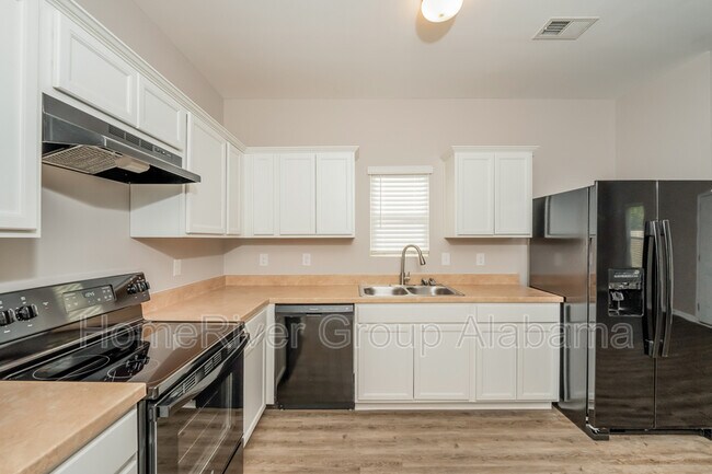 Building Photo - 124 Patriot Point Dr