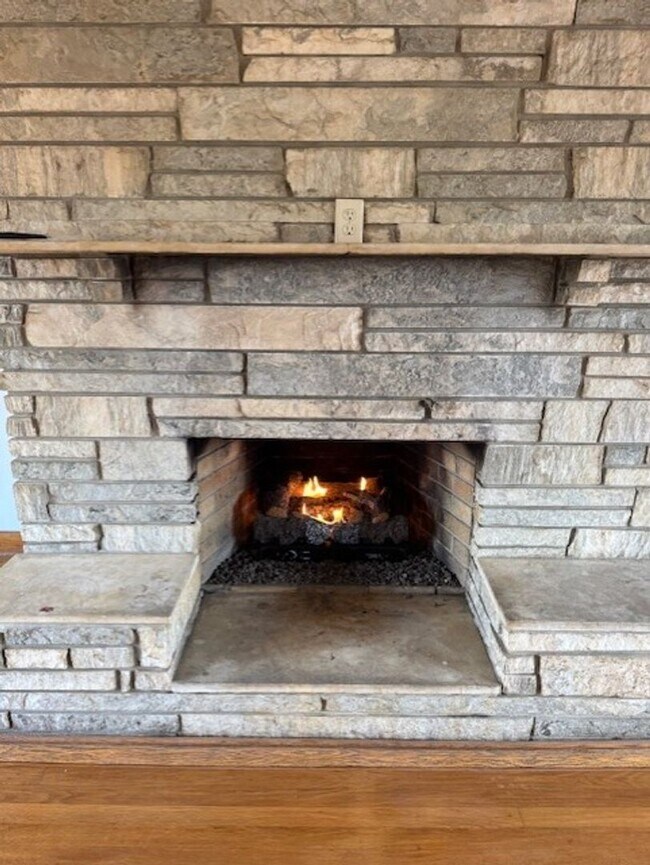 Foto del edificio - Large 3 Bedroom on Two Acres!