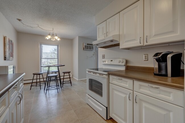 Foto del edificio - 4460 S Poplar St