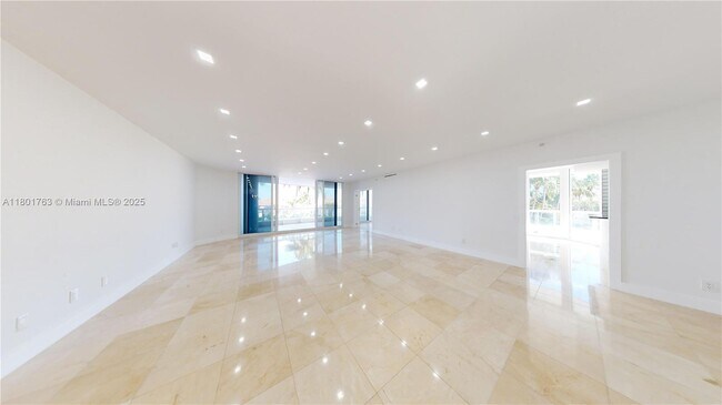 Foto del edificio - 21050 NE 38th Ave