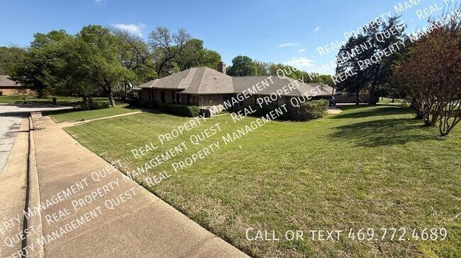 Photo - 410 Peacock Cir House