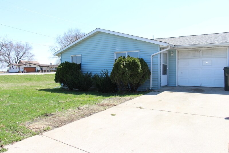 1019 Graceland Ave, Perry, IA 50220 Condo for Rent in Perry, IA