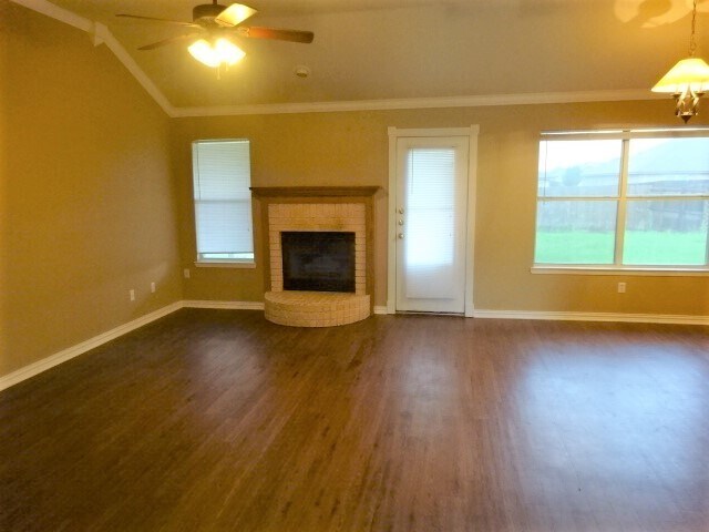 Foto del edificio - 106 James Loop