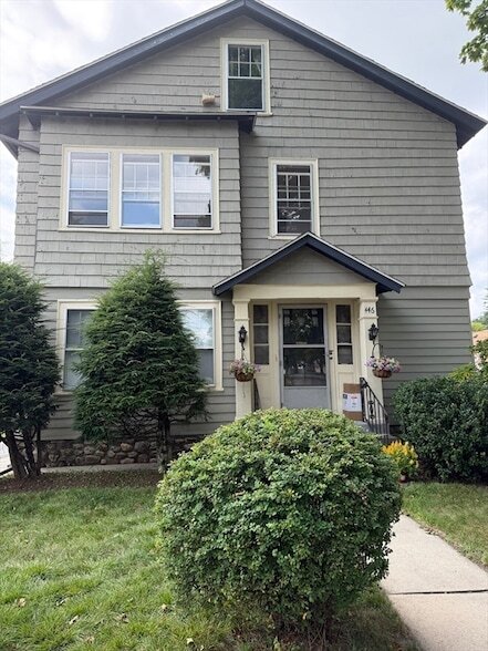 Building Photo - 446 Chandler St