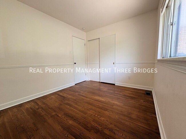 Building Photo - 90 Canisius Ln