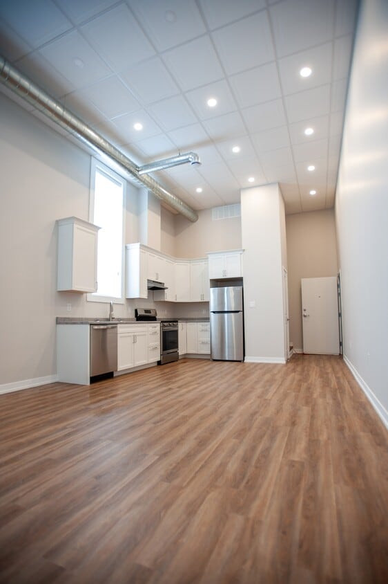 Primary Photo - 201 Division St