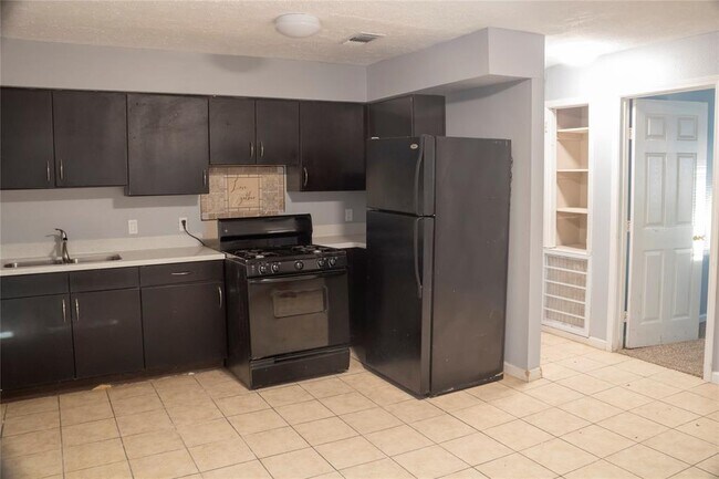 Building Photo - 509 Stimpson St