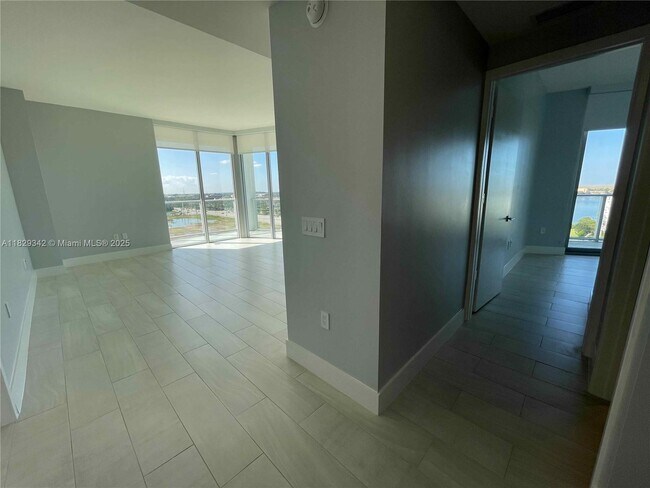 Foto del edificio - 2000 Metropica Wy