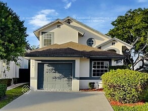 Building Photo - 10004 SW 14th St