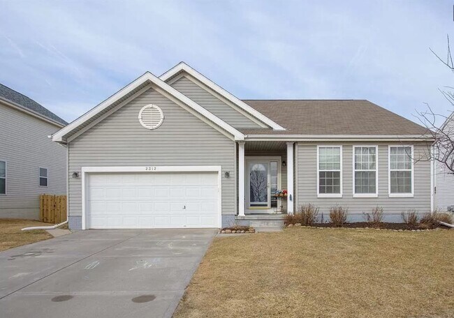 Building Photo - 2312 Quartz Dr