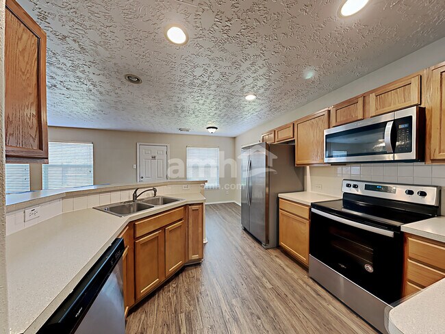 Foto del edificio - 18401 Sunrise Oaks Ct