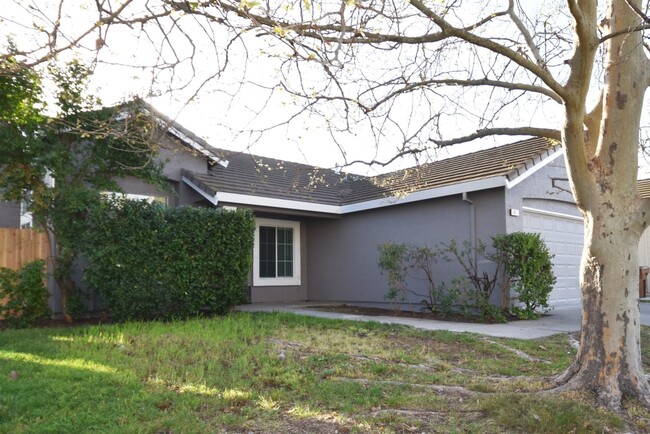 Building Photo - 8477 Water Poppy Way