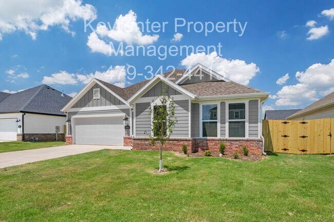 Foto del edificio - Live New in Bentonville | 3BR Beauty with Backyard
