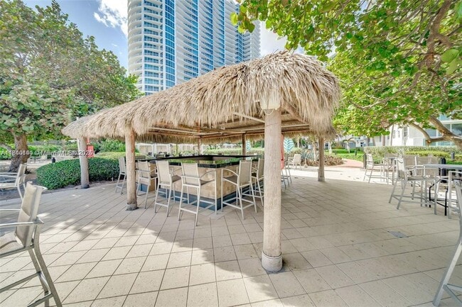 Building Photo - 3001 S Ocean Dr
