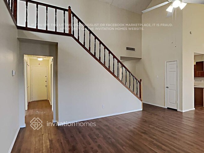Building Photo - 2541 Rialto Way