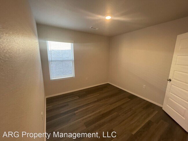 Foto del edificio - 3 br, 2 bath House - 1754 Loveland Street