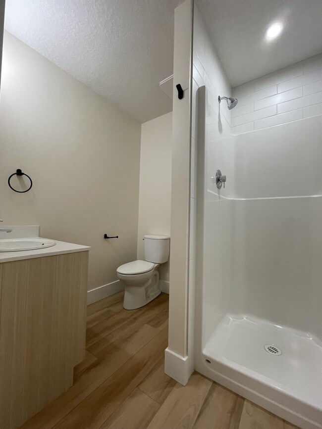 Building Photo - 8717-8110 110 St NW