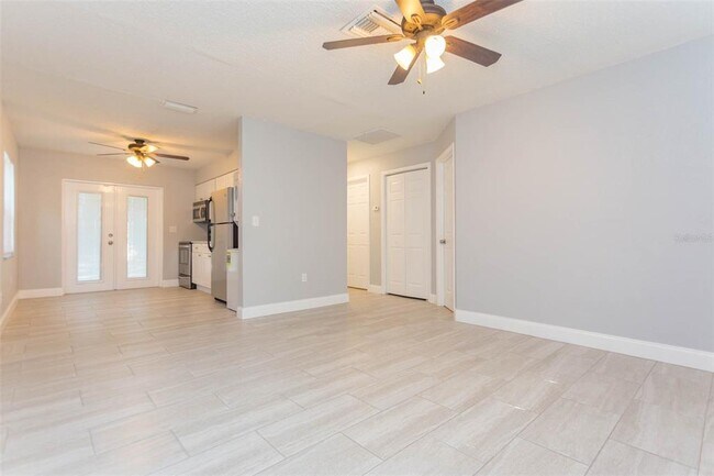 Building Photo - 5933 Maki Ln