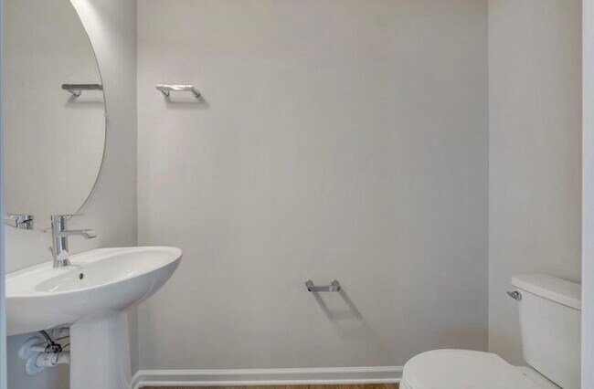 Foto del edificio - Brand New Townhouse Available for Rent