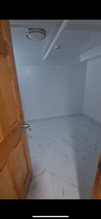 Photo - 31-39 84th St (Queens, NY)