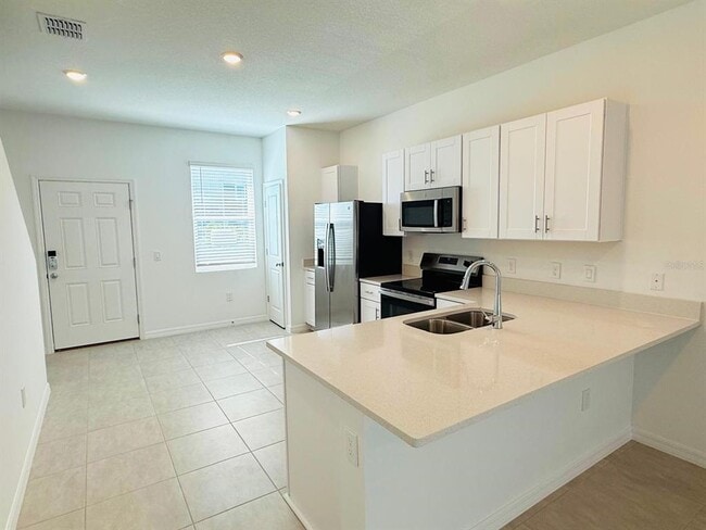 Building Photo - 2980 Skyline Lp
