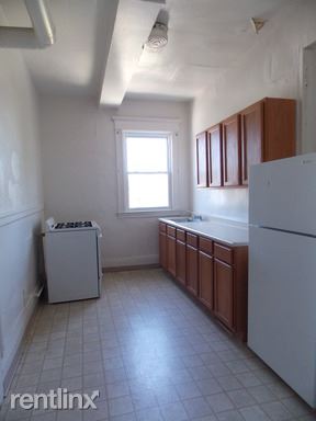 Building Photo - 300 E 30th St