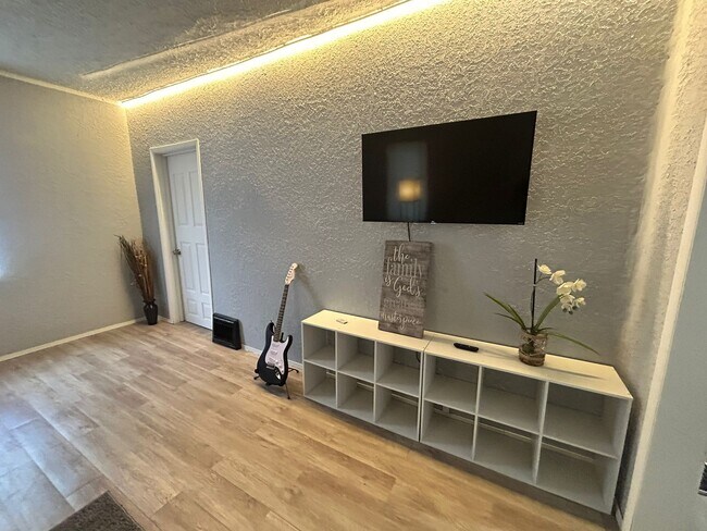 Foto del edificio - 437 N 8th Ave