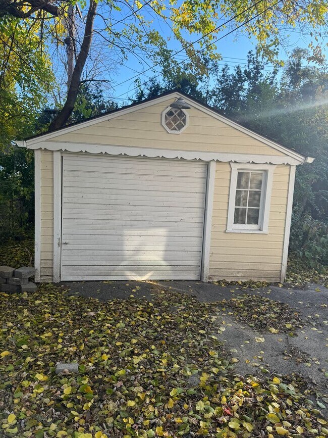 Foto del edificio - Perfect ranch in great Farmington hills neighborhood.