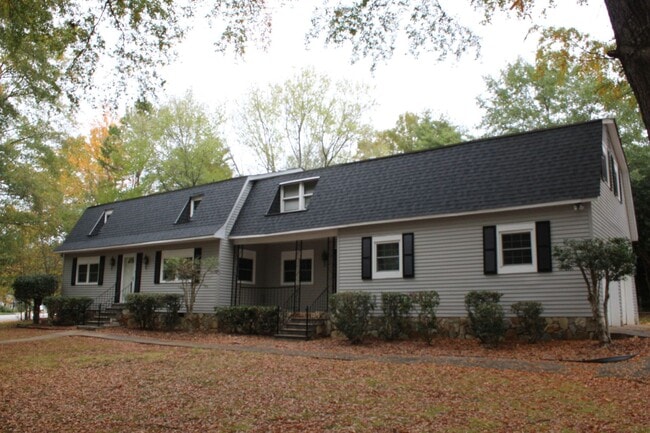 Photo - 4 Br, 3 ba + Bonus Henderson Forest House