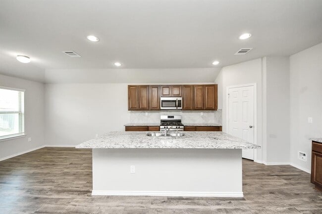 Foto del edificio - 2214 Welborn Dr