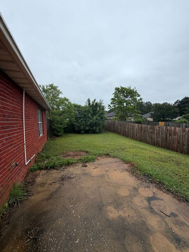 Building Photo - Harmon Estates Available Now!