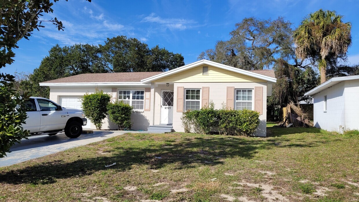 Primary Photo - 6727 Carnelian Ave