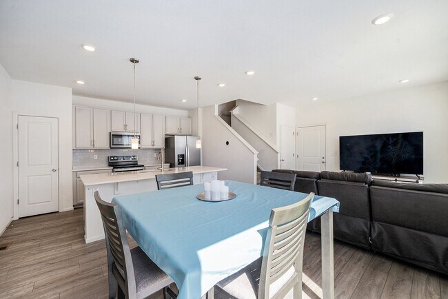 Foto del edificio - Modern Paired Home in the highly sought after Baseline neighborhood of Broomfield, CO! This beaut...