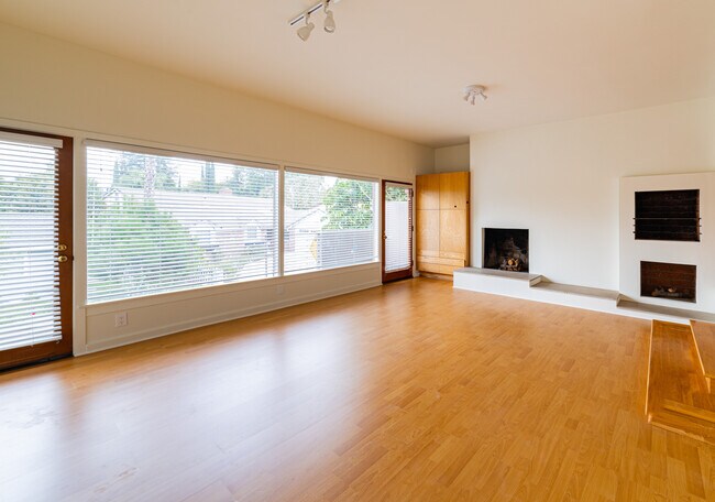 Foto del edificio - 3851 Vineland Ave