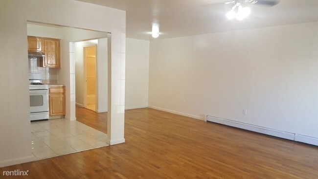 Foto del edificio - 145 Bay 23Rd St