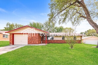Building Photo - 6752 Hubbard Dr