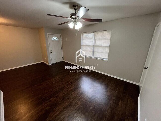 Foto del edificio - 1618 Kilarney Ave