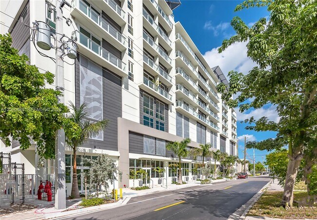 Foto del edificio - 321 NE 26th St