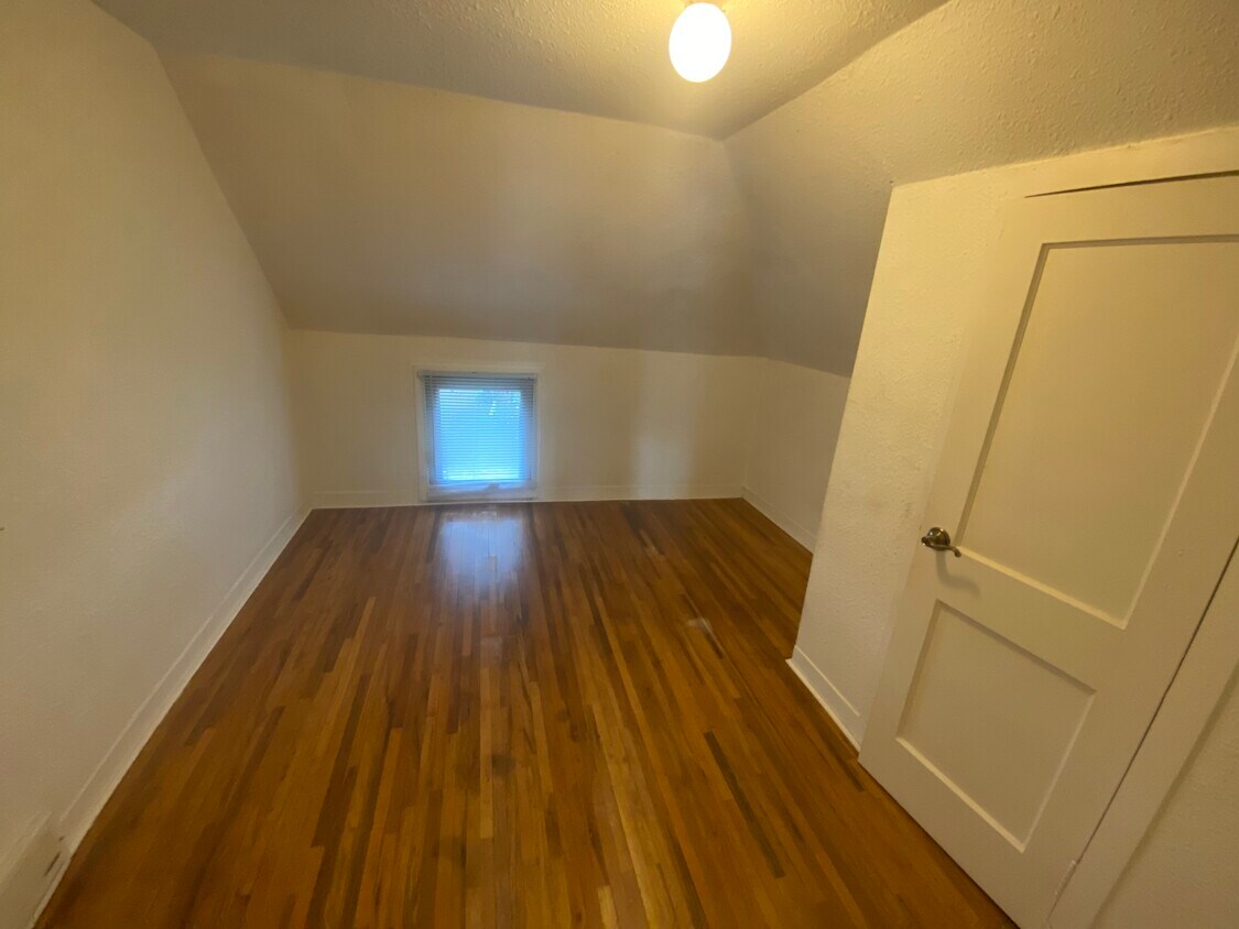 Foto del edificio - 511 2nd Ave NE