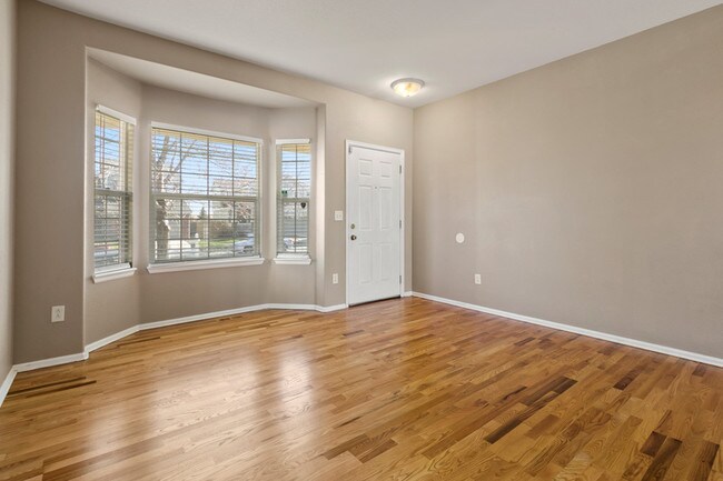 Building Photo - 5601 S Yakima Way