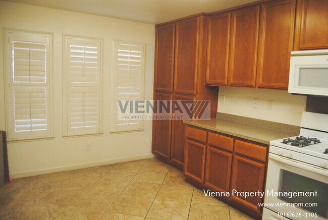 Building Photo - 1499 Grey Bunny Dr