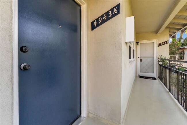 Foto del edificio - 4943 Coldwater Canyon Ave